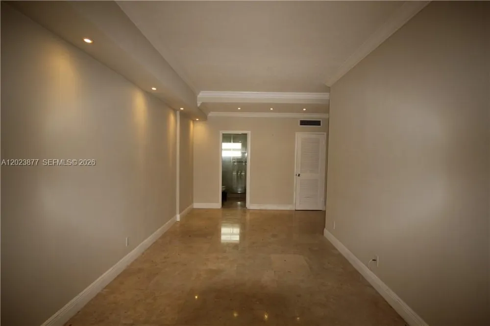 5401 Collins Ave #339 Miami Beach, FL 33140
