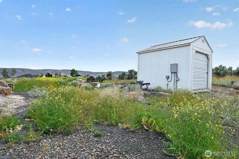 130 Red Tail Road Yakima, WA 98908