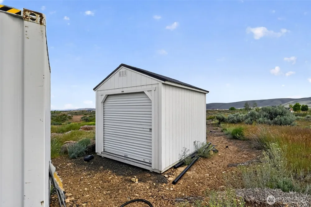 130 Red Tail Road Yakima, WA 98908