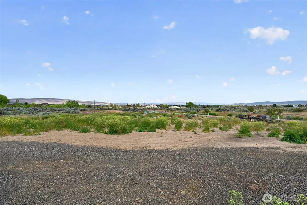 130 Red Tail Road Yakima, WA 98908