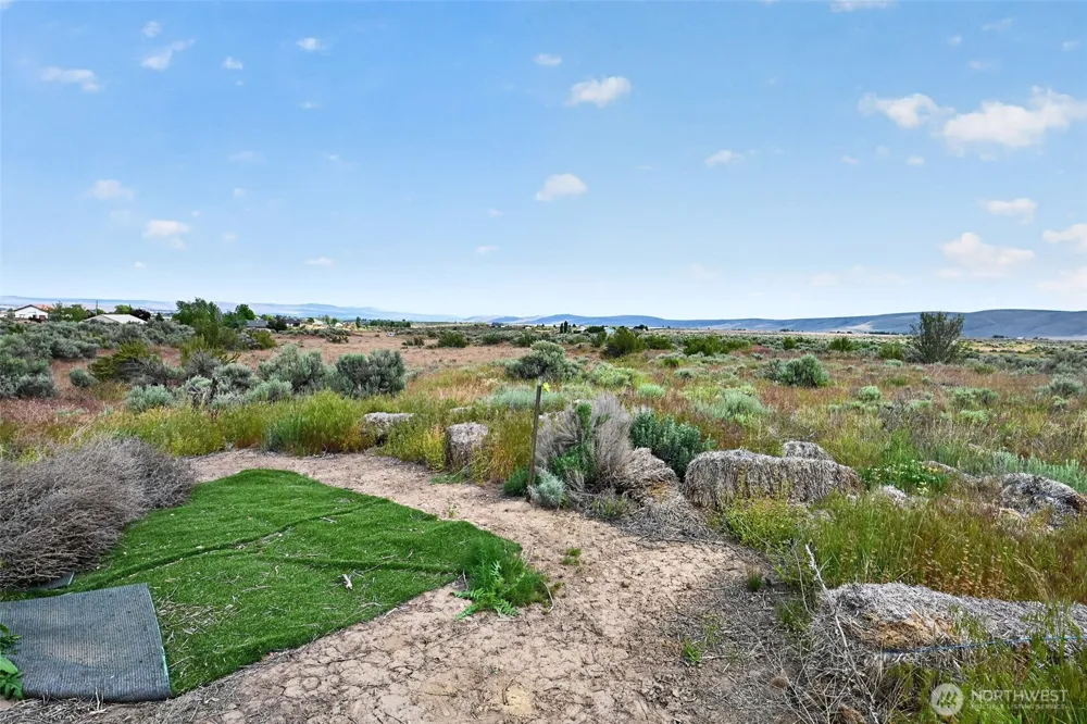 130 Red Tail Road Yakima, WA 98908