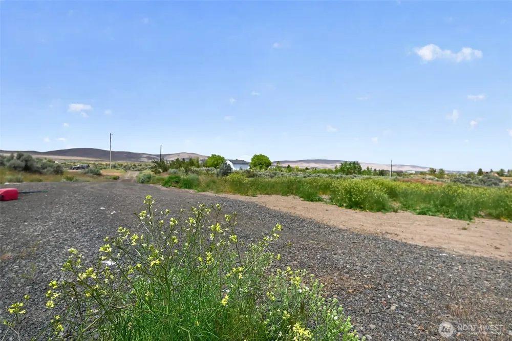 130 Red Tail Road Yakima, WA 98908