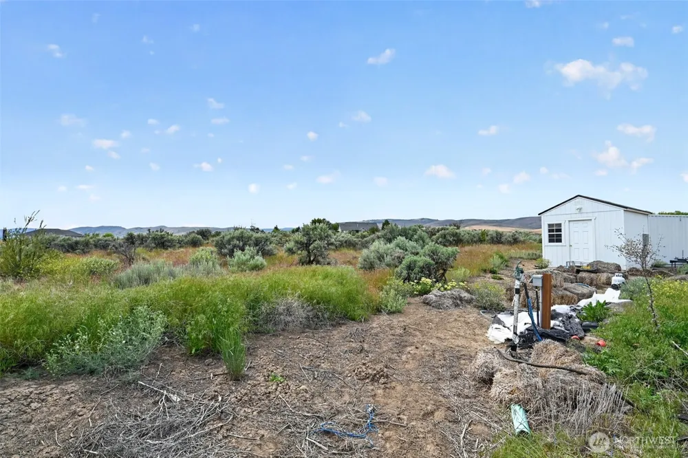 130 Red Tail Road Yakima, WA 98908