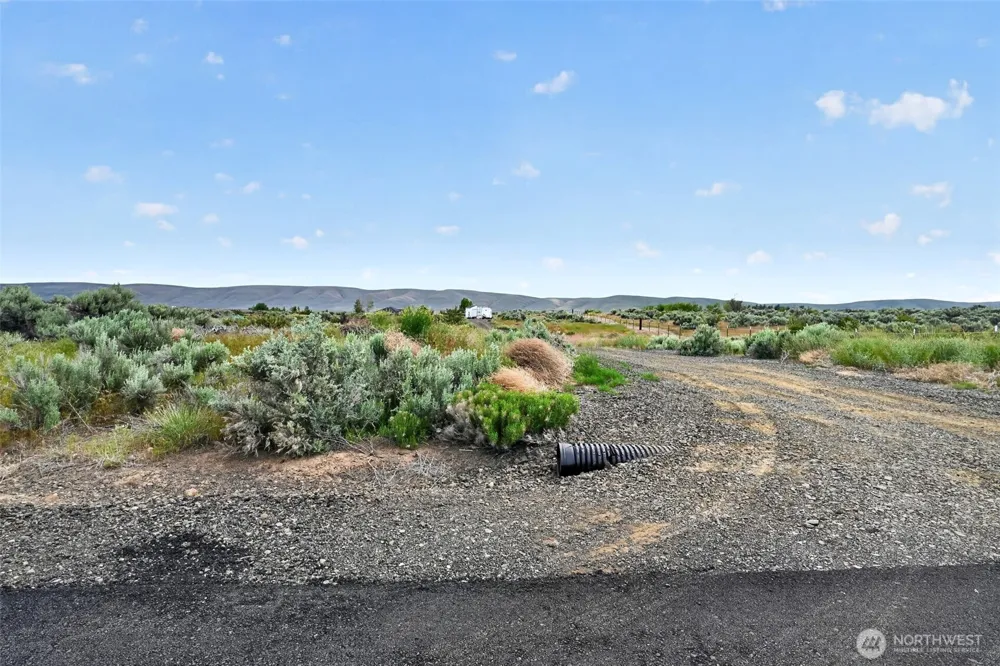130 Red Tail Road Yakima, WA 98908