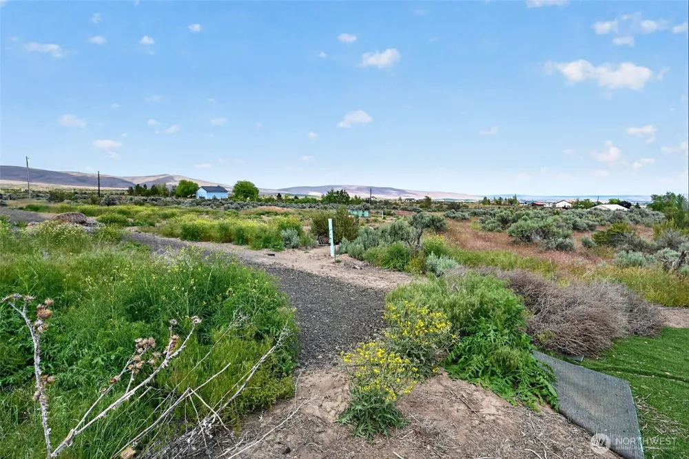 130 Red Tail Road Yakima, WA 98908