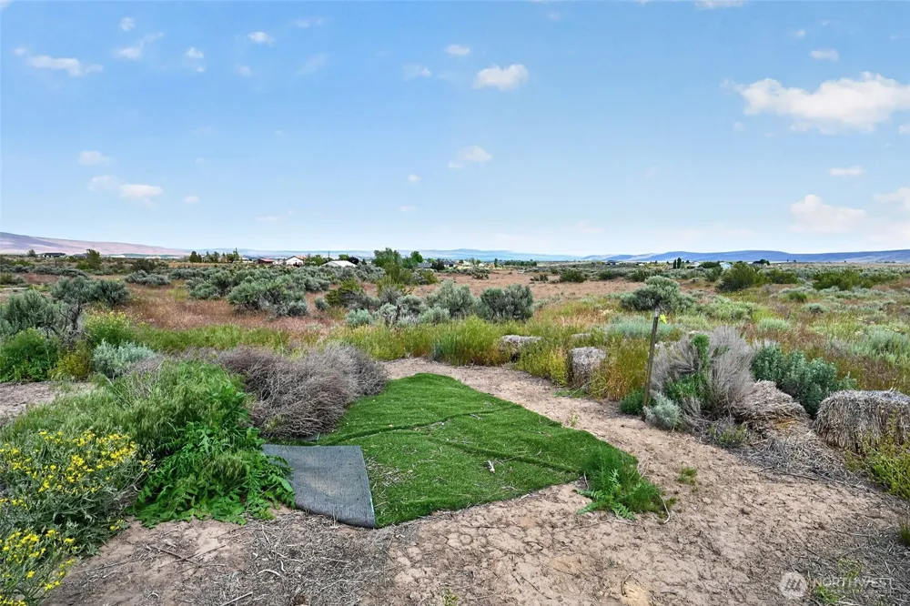 130 Red Tail Road Yakima, WA 98908