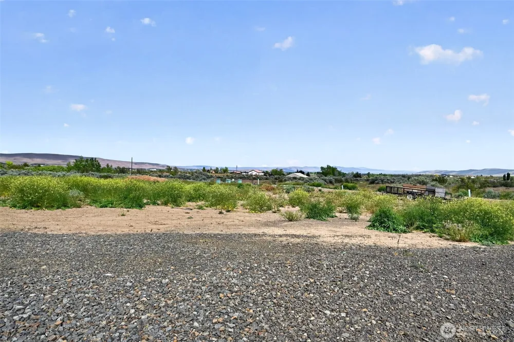 130 Red Tail Road Yakima, WA 98908