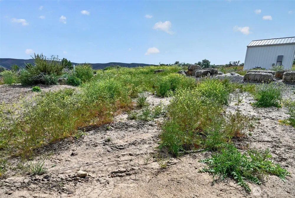 130 Red Tail Road Yakima, WA 98908