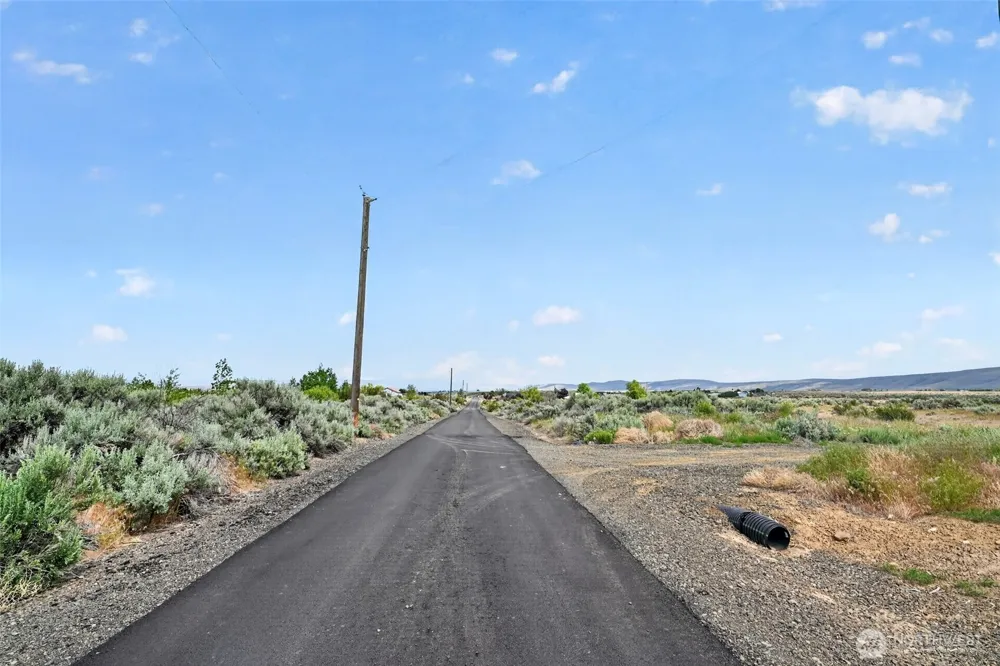 130 Red Tail Road Yakima, WA 98908