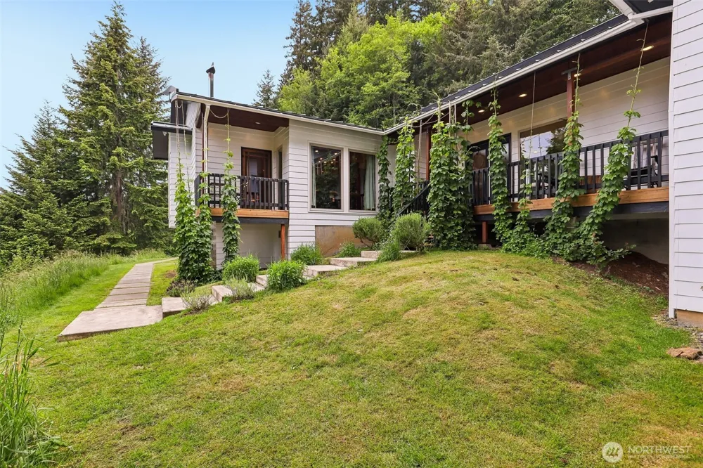 873 Mountain View Road Kalama, WA 98625