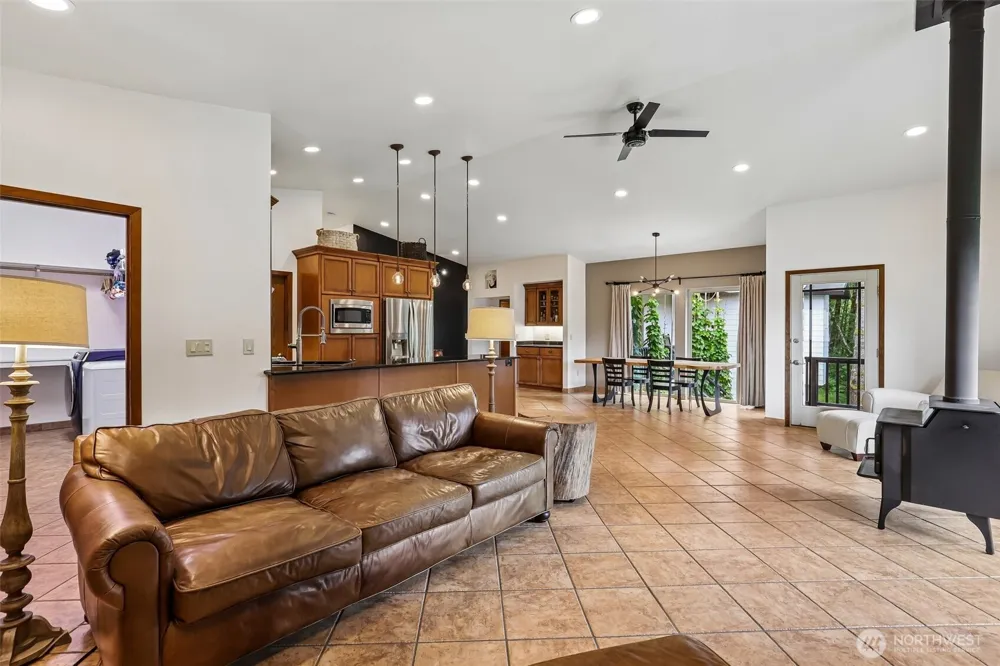 873 Mountain View Road Kalama, WA 98625