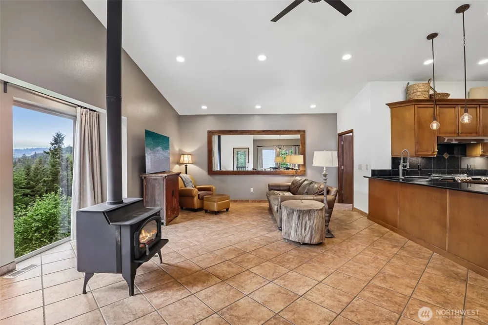873 Mountain View Road Kalama, WA 98625