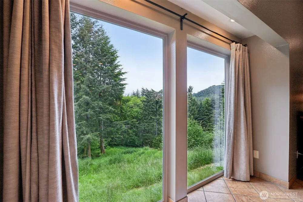 873 Mountain View Road Kalama, WA 98625