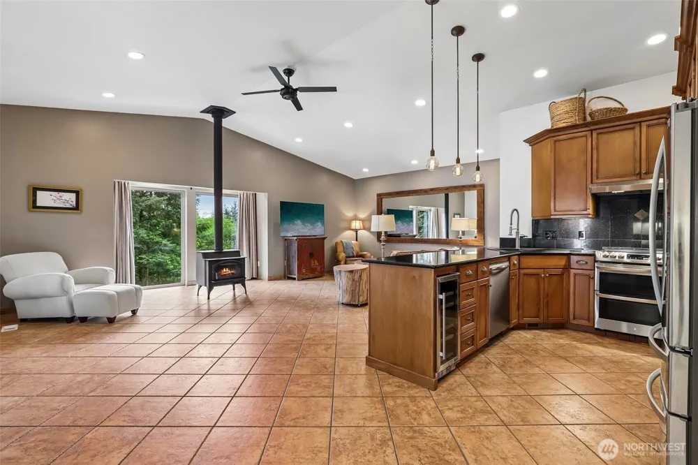 873 Mountain View Road Kalama, WA 98625