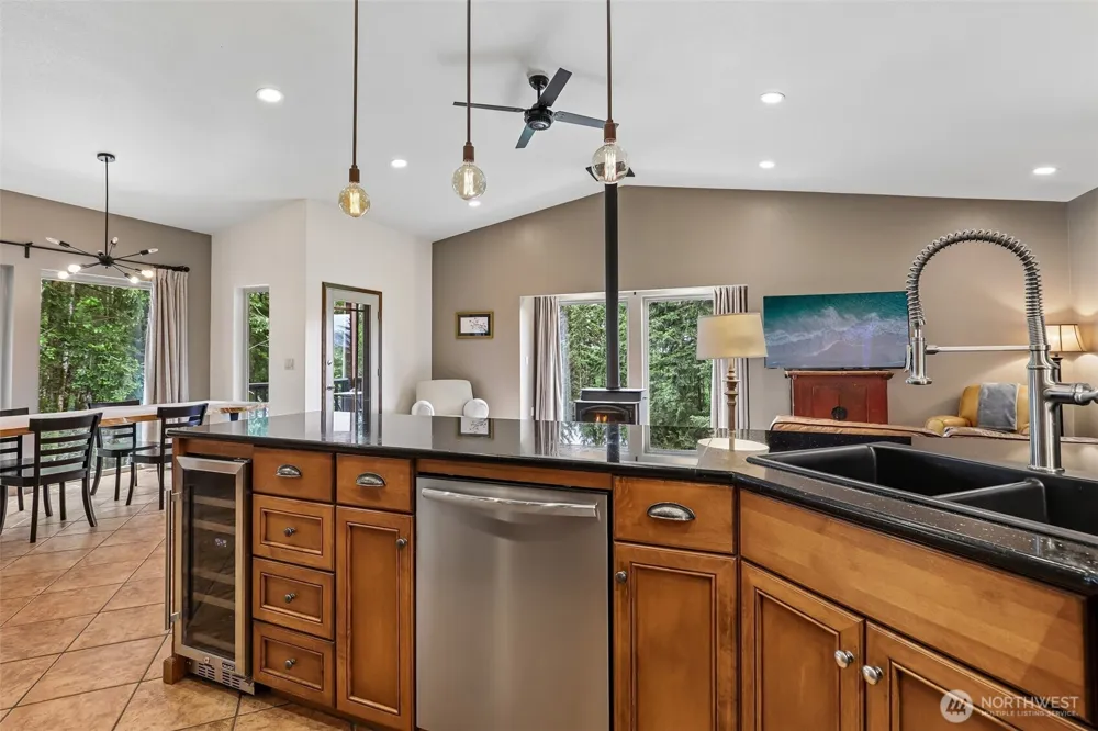 873 Mountain View Road Kalama, WA 98625