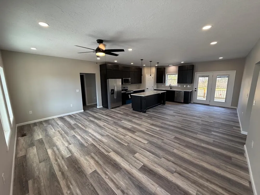 1322 E Blythe St Paris, TN 38242