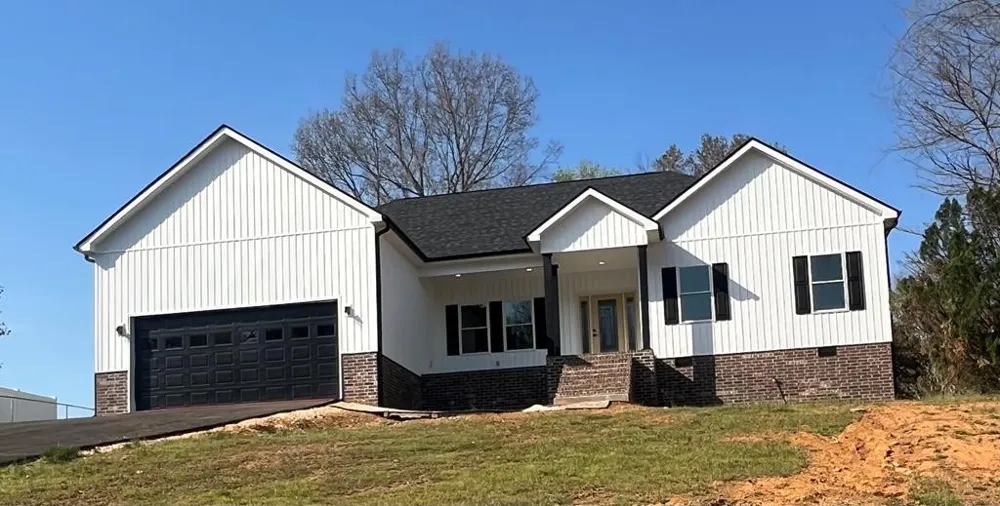 1322 E Blythe St Paris, TN 38242