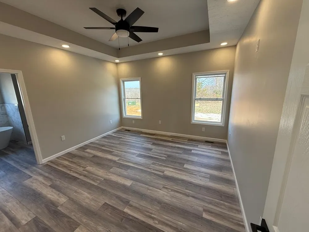1322 E Blythe St Paris, TN 38242