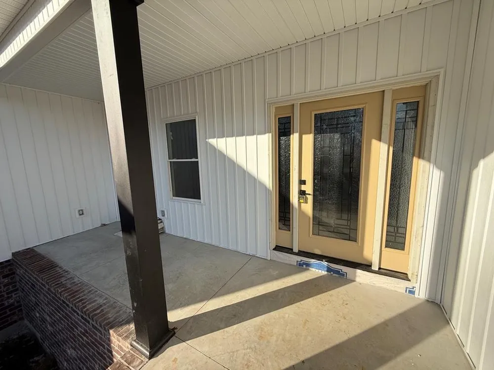 1322 E Blythe St Paris, TN 38242