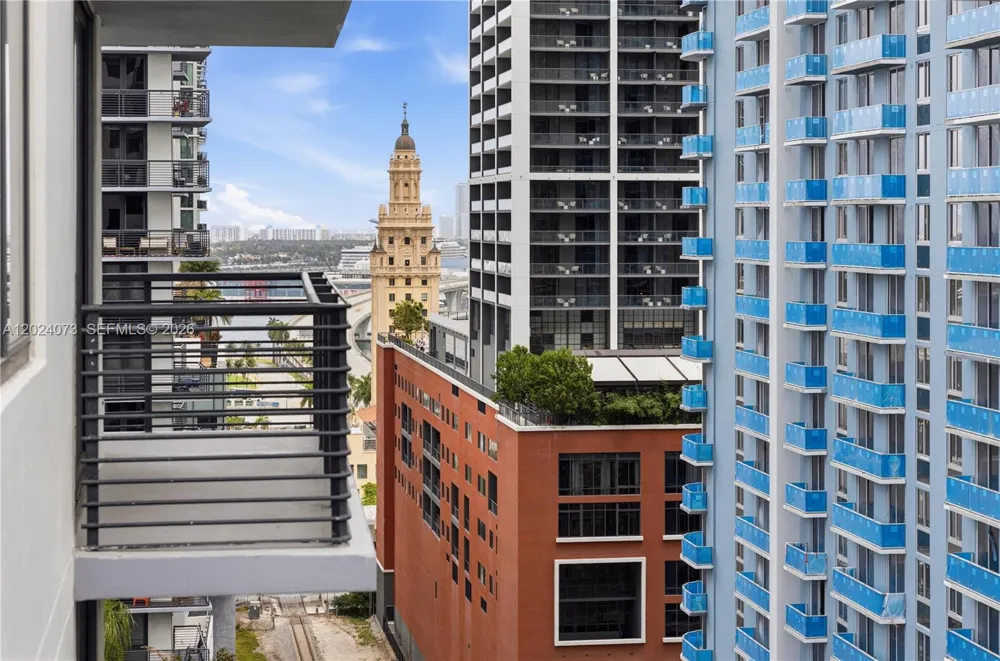 697 Miami Ave #1810 Miami, FL 33136