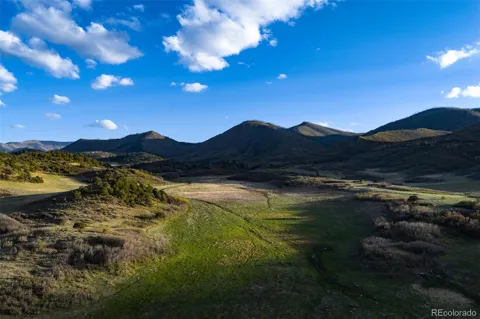 600 Acres