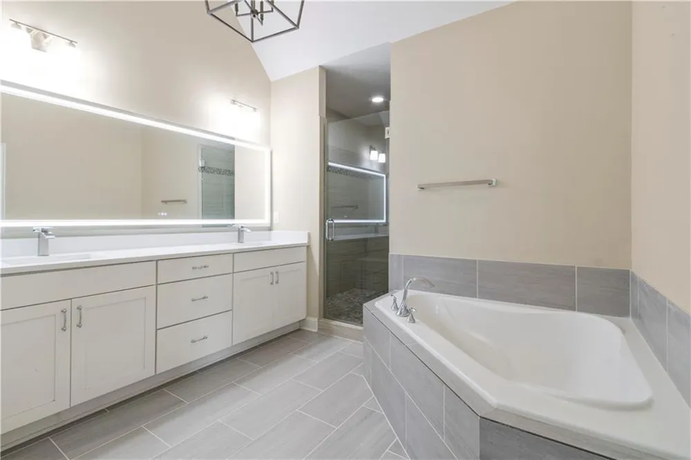 1838 Glenview Park Circle Duluth, GA 30097