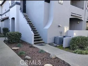 5201 Laguna Oaks #27