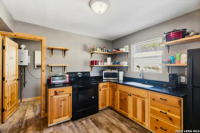 1030 Owl Hollow Leakey, TX 78873