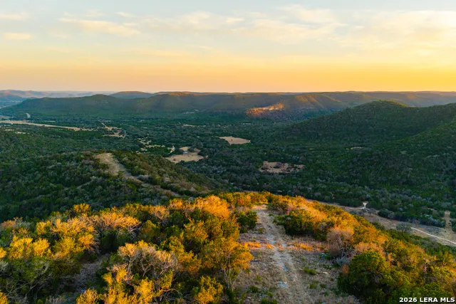 1030 Owl Hollow Leakey, TX 78873