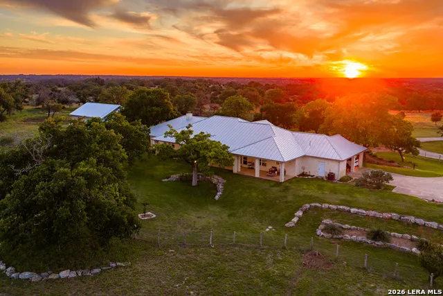 4205 Fredericksburg Rd Kerrville, TX 78028