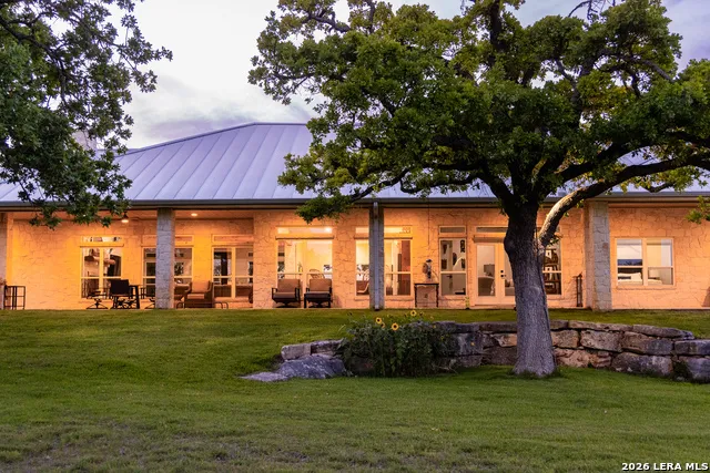 4205 Fredericksburg Rd Kerrville, TX 78028