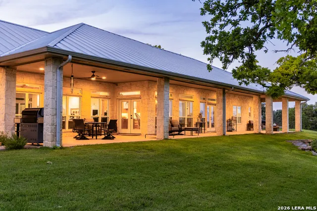 4205 Fredericksburg Rd Kerrville, TX 78028