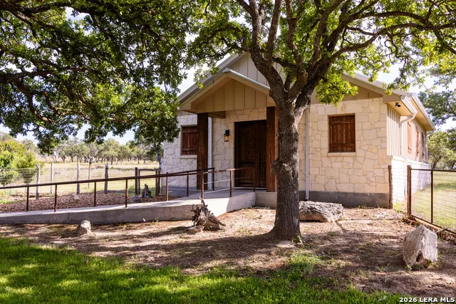 4205 Fredericksburg Rd Kerrville, TX 78028