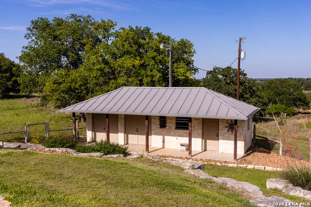 4205 Fredericksburg Rd Kerrville, TX 78028