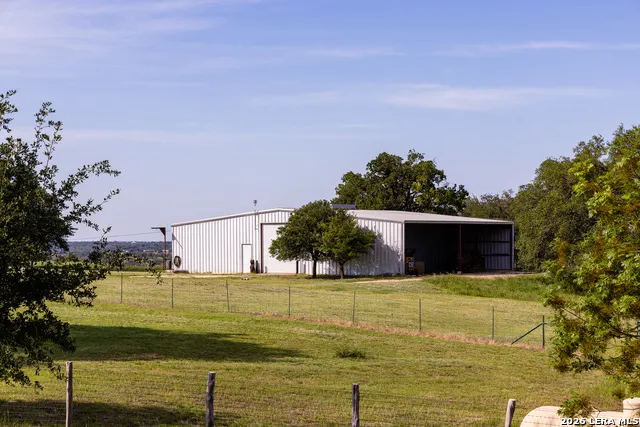 4205 Fredericksburg Rd Kerrville, TX 78028