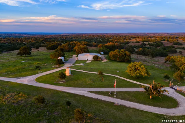4205 Fredericksburg Rd Kerrville, TX 78028