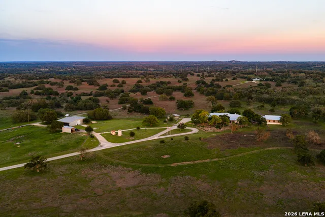 4205 Fredericksburg Rd Kerrville, TX 78028