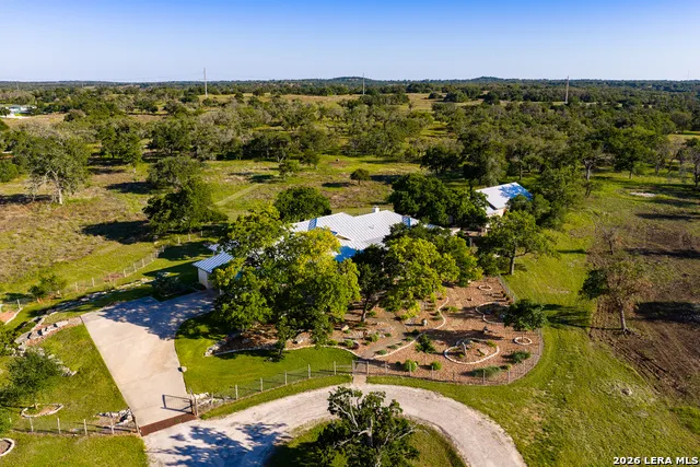 4205 Fredericksburg Rd Kerrville, TX 78028