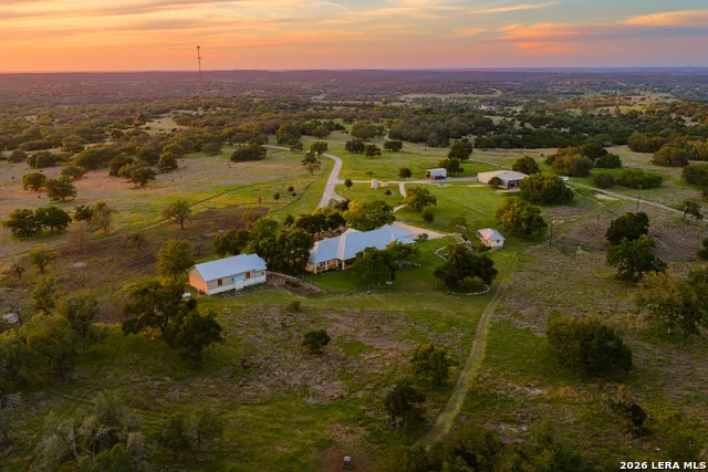 4205 Fredericksburg Rd Kerrville, TX 78028