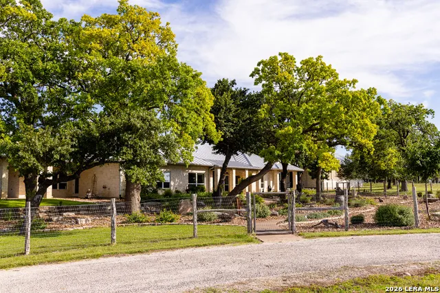 4205 Fredericksburg Rd Kerrville, TX 78028