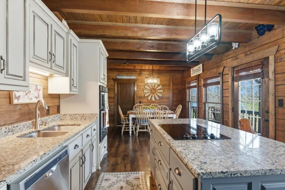 1118 Carrollville Landing Rd Clifton, TN 38425