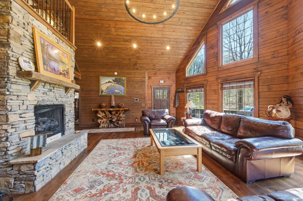 1118 Carrollville Landing Rd Clifton, TN 38425