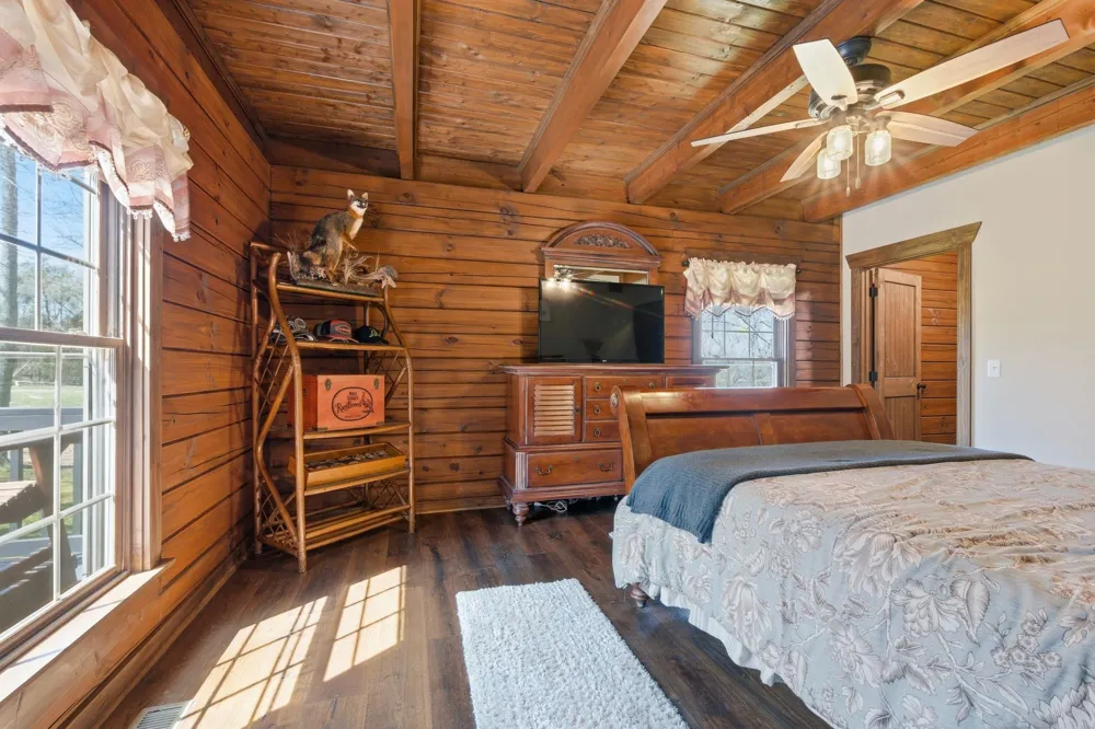 1118 Carrollville Landing Rd Clifton, TN 38425