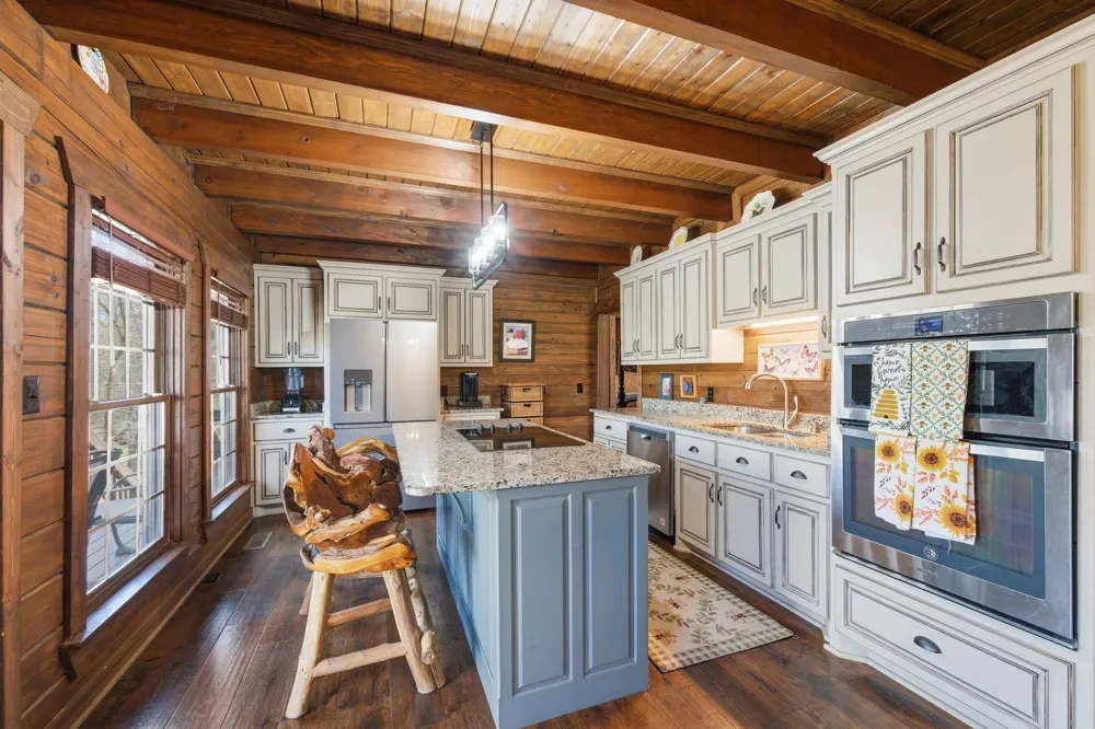 1118 Carrollville Landing Rd Clifton, TN 38425