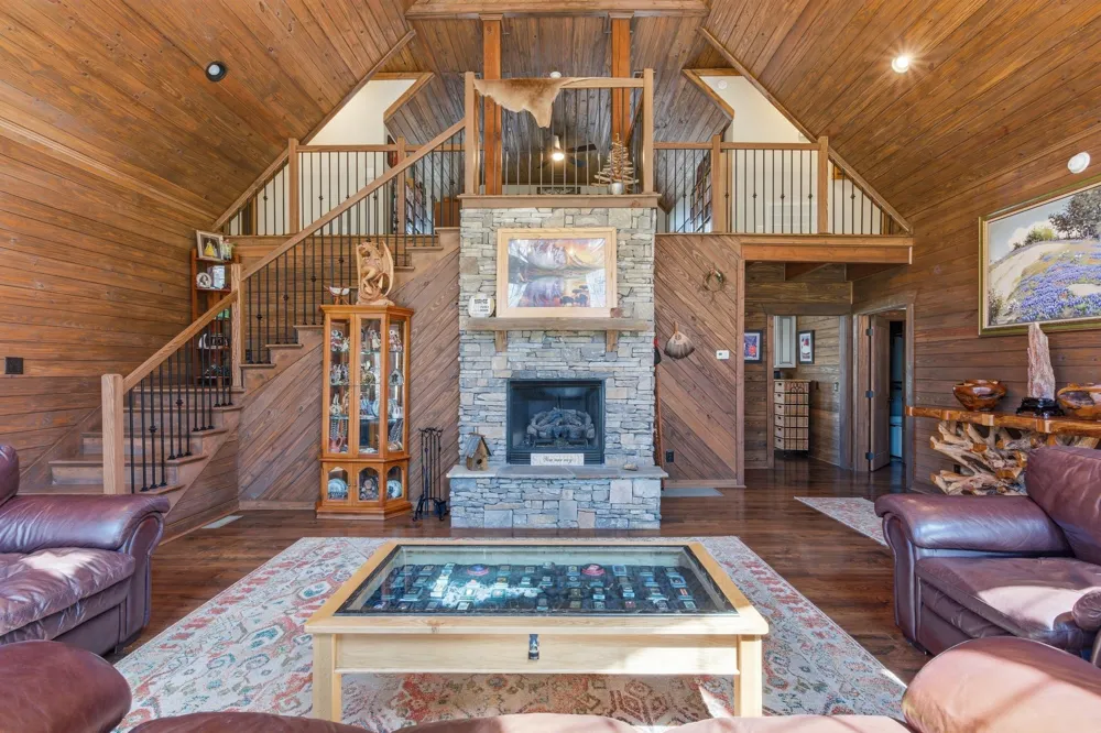 1118 Carrollville Landing Rd Clifton, TN 38425