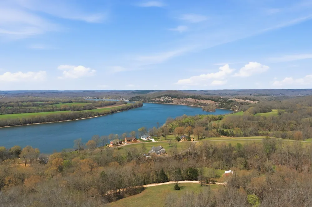 1118 Carrollville Landing Rd Clifton, TN 38425