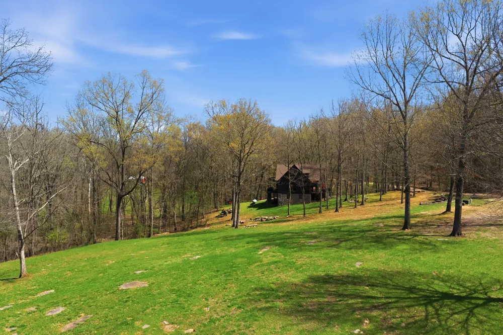 1118 Carrollville Landing Rd Clifton, TN 38425