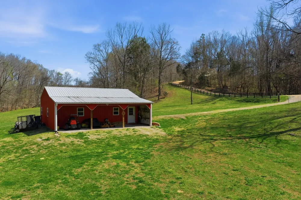 1118 Carrollville Landing Rd Clifton, TN 38425