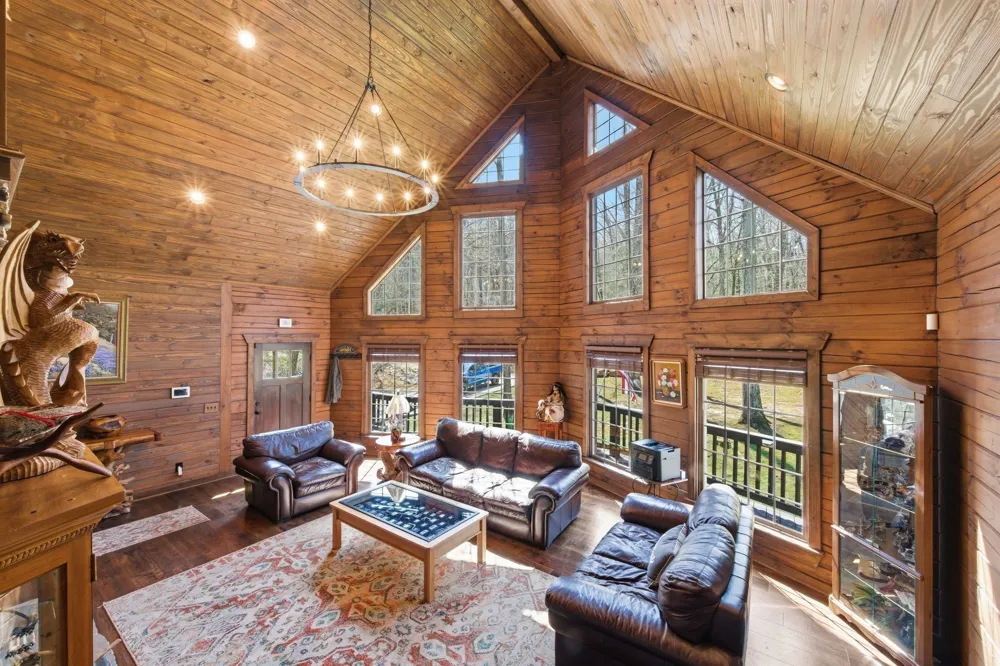 1118 Carrollville Landing Rd Clifton, TN 38425