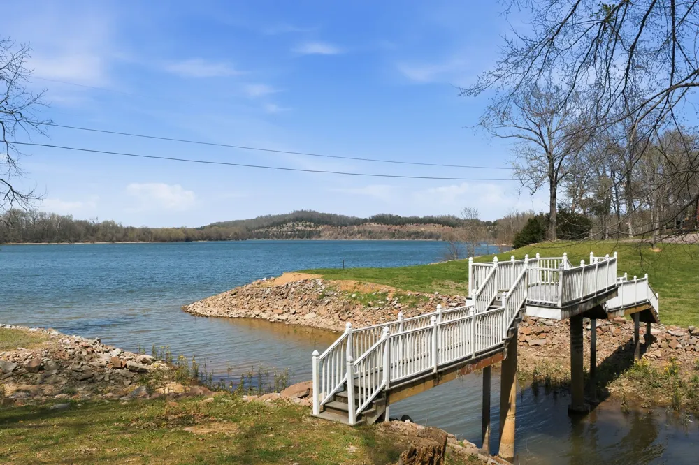 1118 Carrollville Landing Rd Clifton, TN 38425